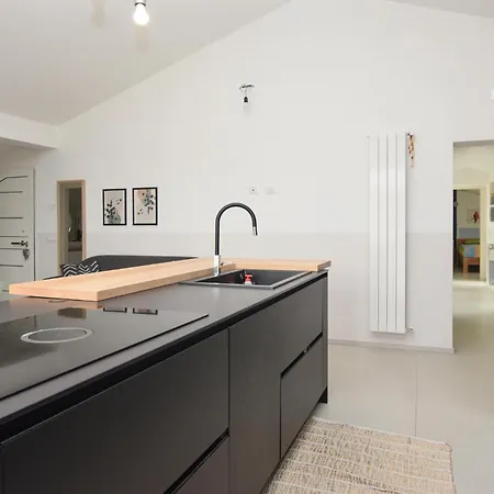Amazing In With Kitchenette Giarratana