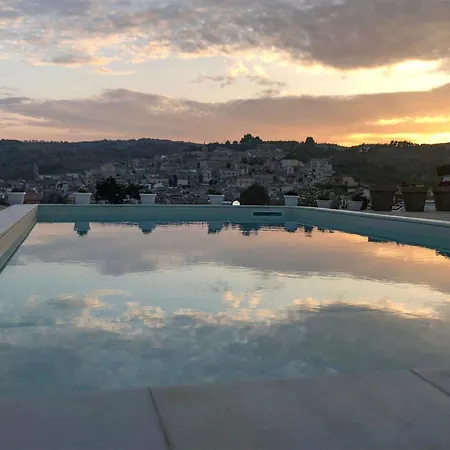 Holiday home Amazing In With Kitchenette Giarratana