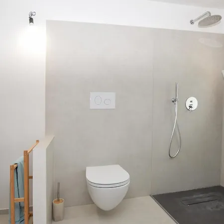 Holiday home Amazing In With Kitchenette Giarratana
