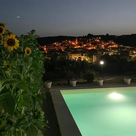 Holiday home Amazing In With Kitchenette Giarratana